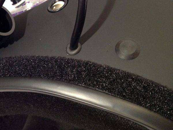 Velcro kit securing dust skirt on helmet base with soft loop strip