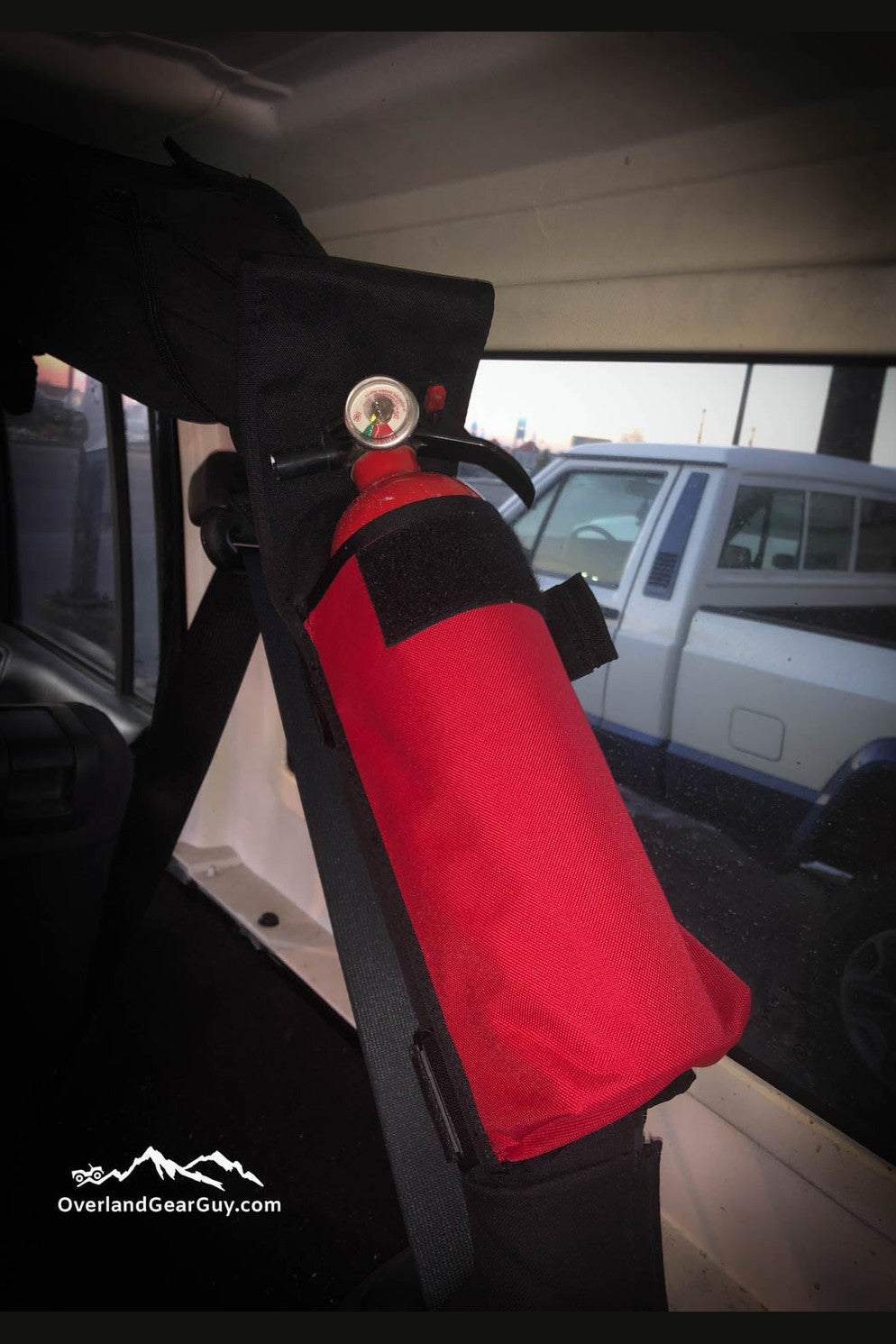 Heavy-Duty Jeep Fire Extinguisher Pouch Roll Bar for Secure Off-Road Travel