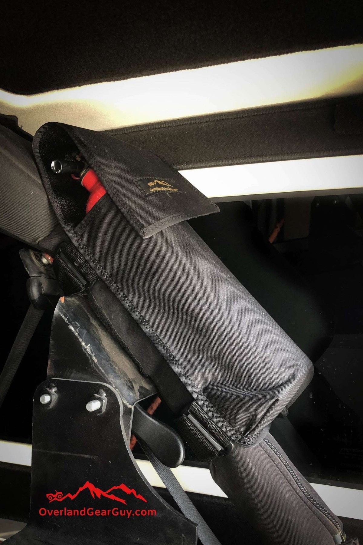 Heavy-Duty Jeep Fire Extinguisher Pouch Roll Bar for Secure Off-Road Travel