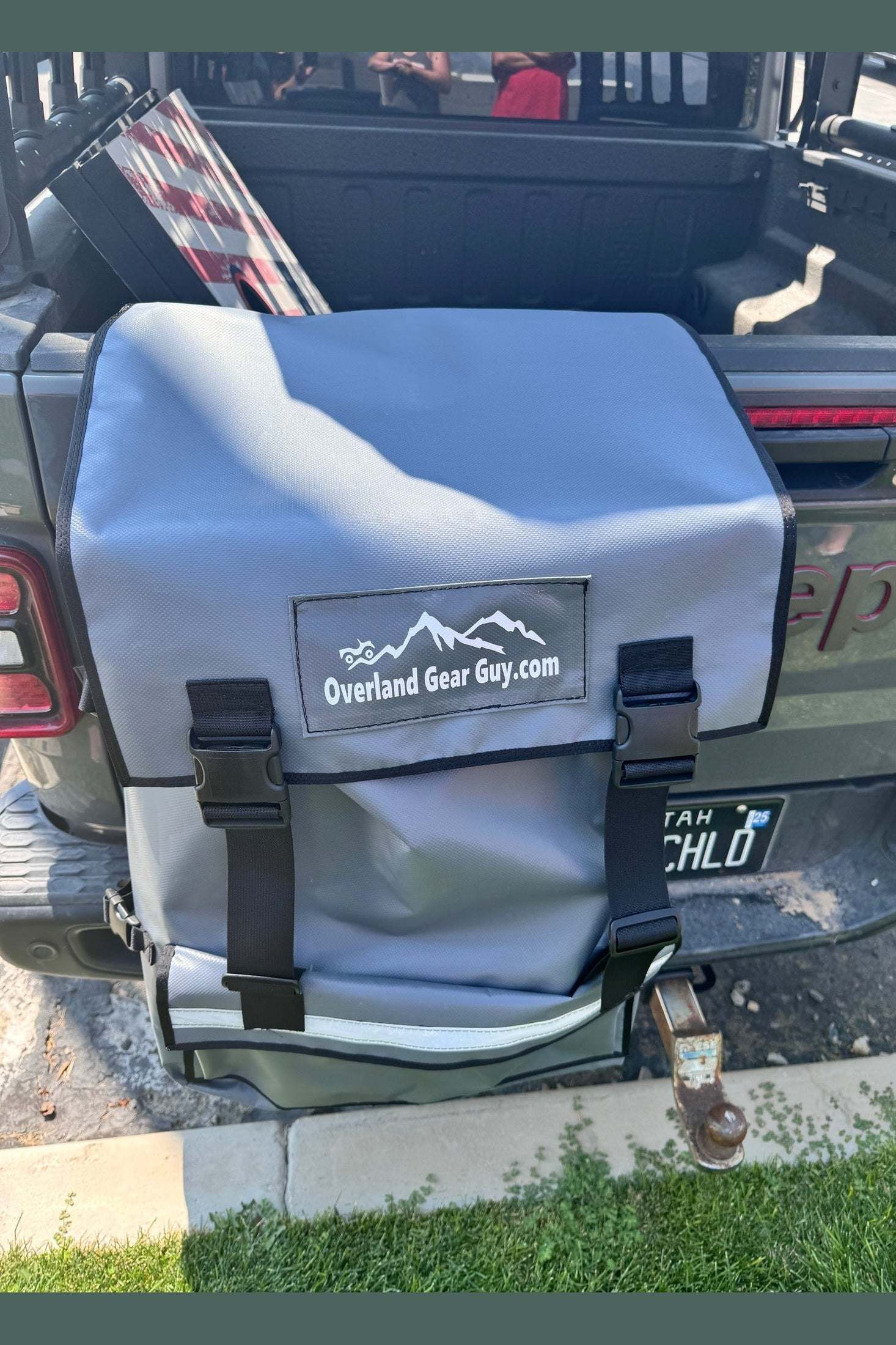 The Max Adventure Tailgate Trash Bag