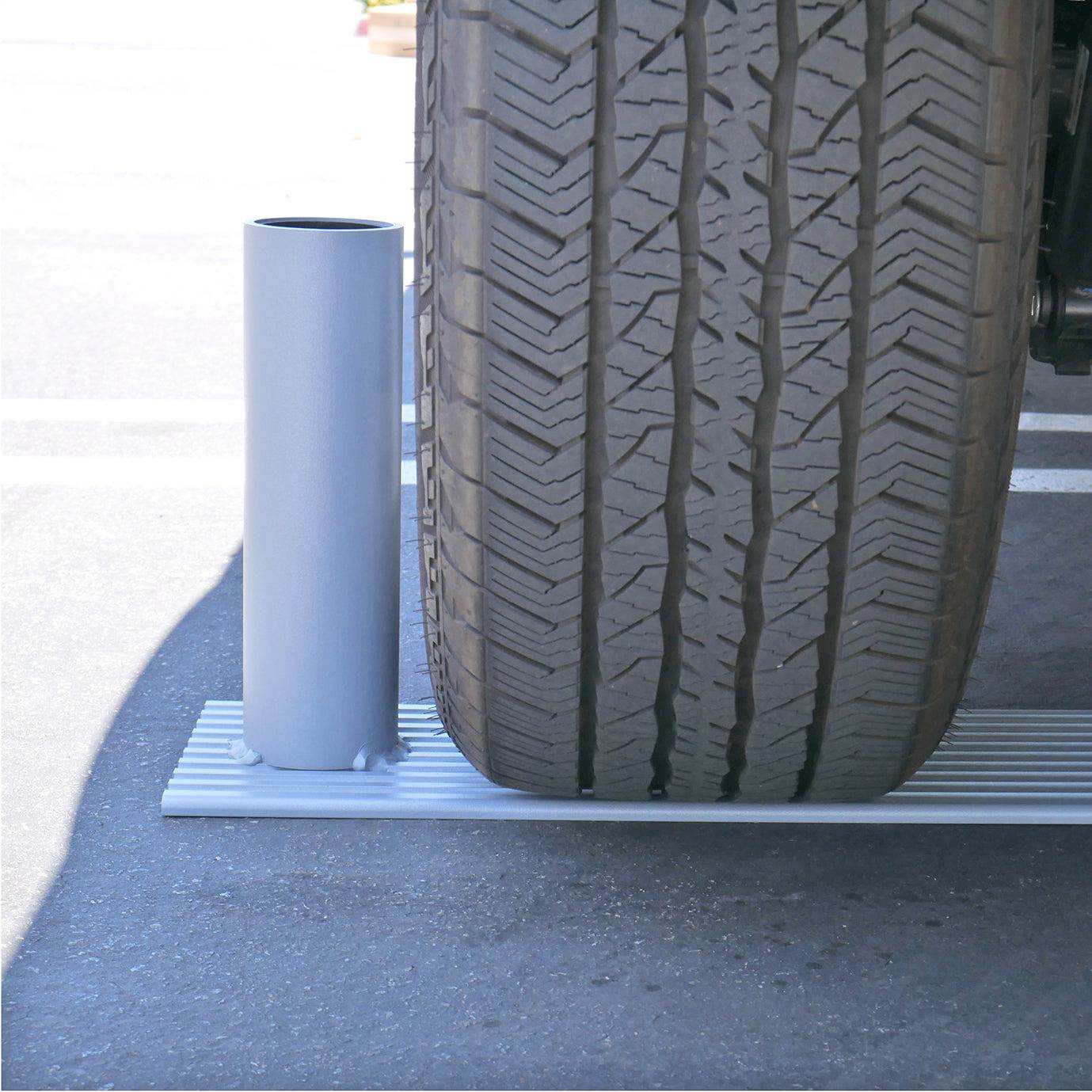 Telescoping Pole Wheel Stand for stable antenna pole mounting on tracks and off-road