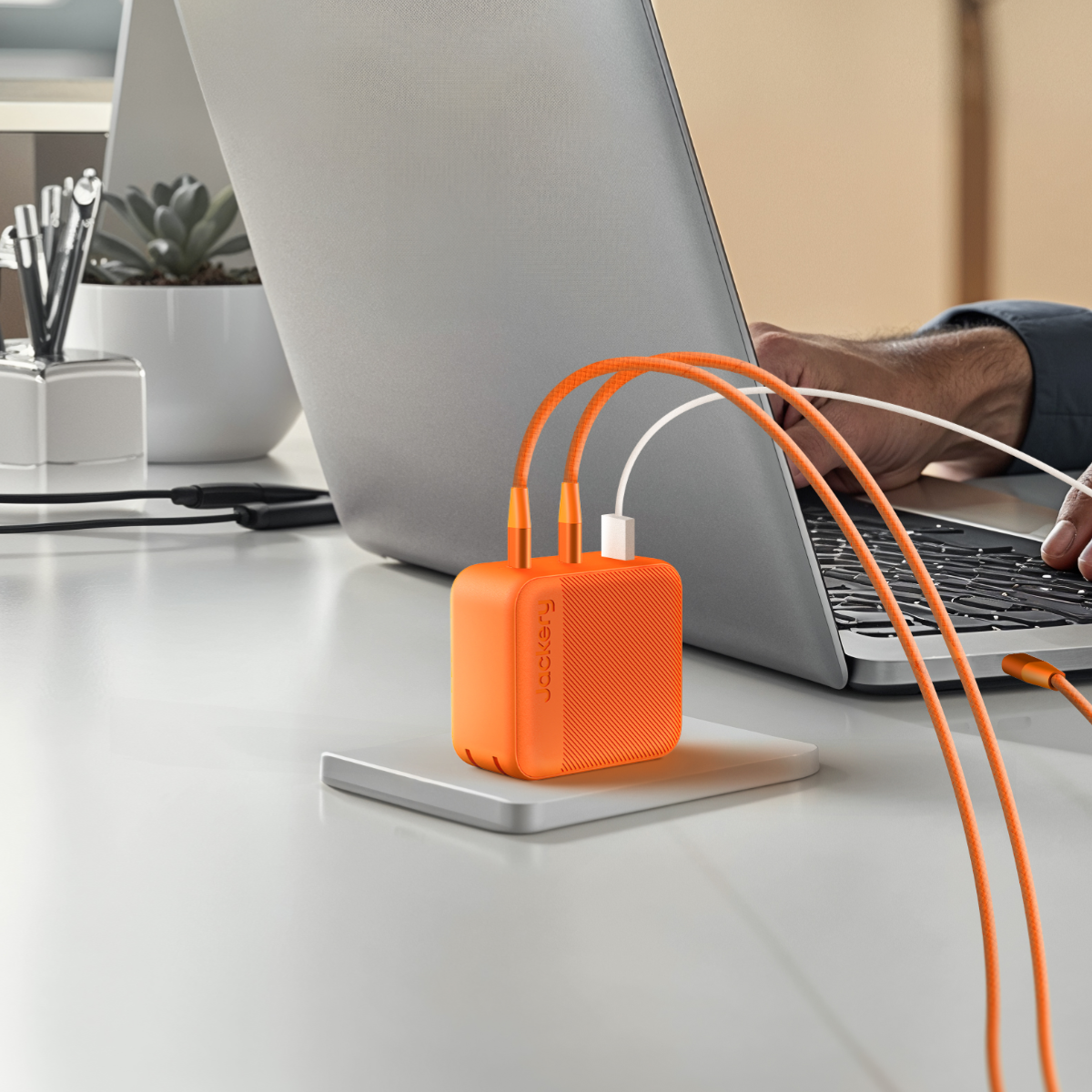 Jackery 102W GaN 3-Port Fast Charger Compact & Powerful