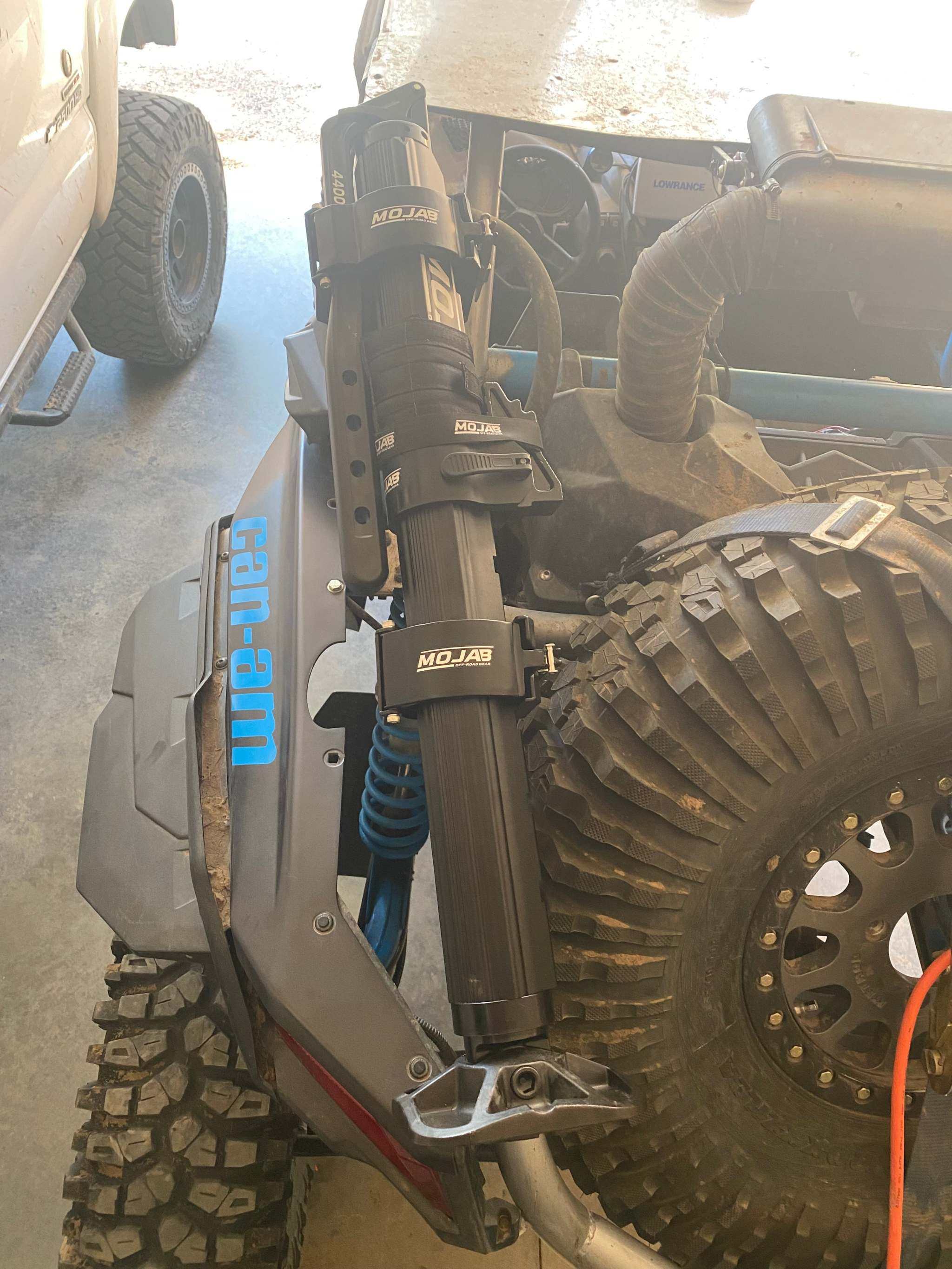 CarbonPro SXS Hydraulic Jack for Effortless Lifting - Up to 4,400 LBS.