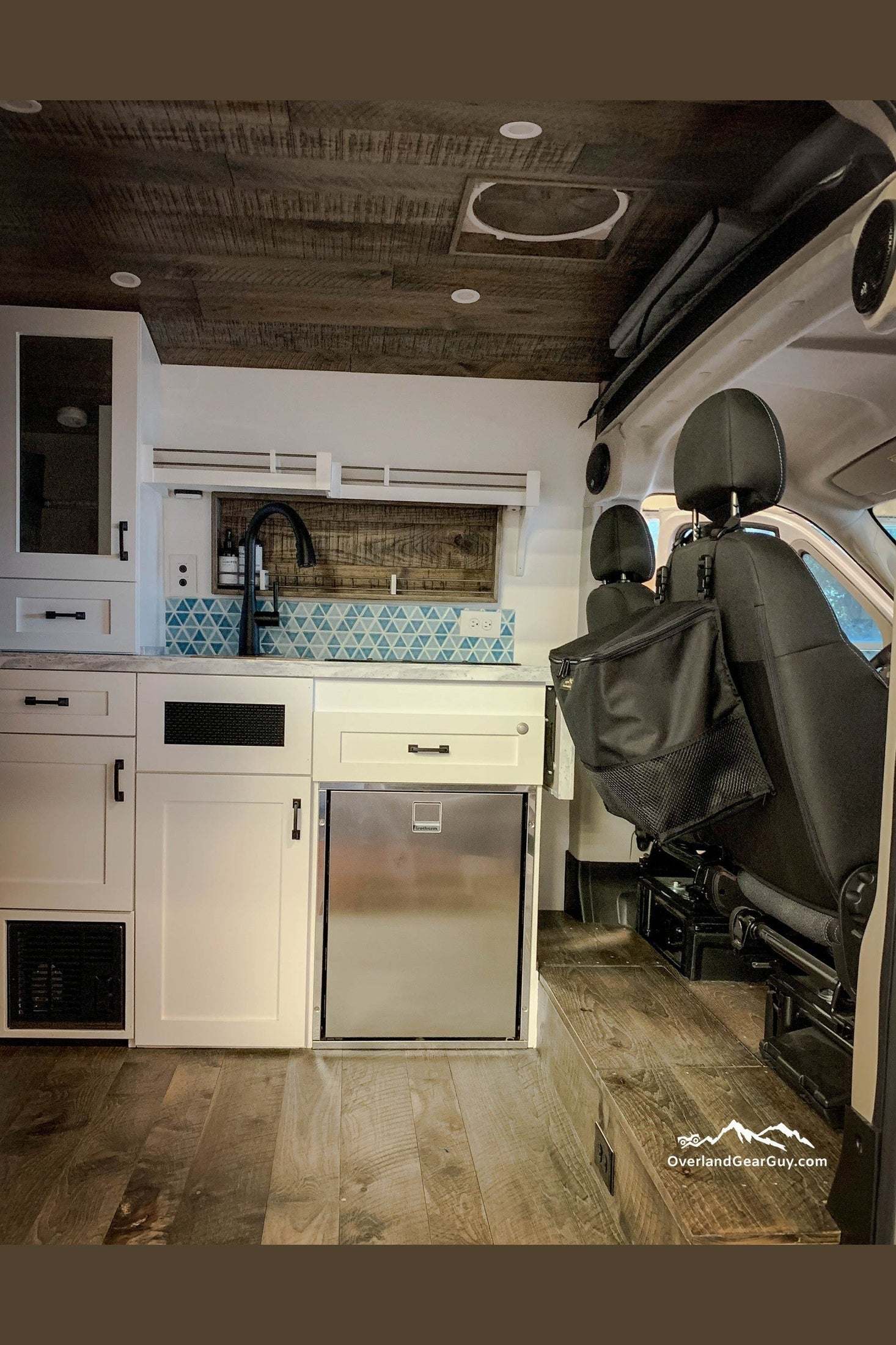 Medium Headrest Trash Bag for Clean and Organized Vehicles