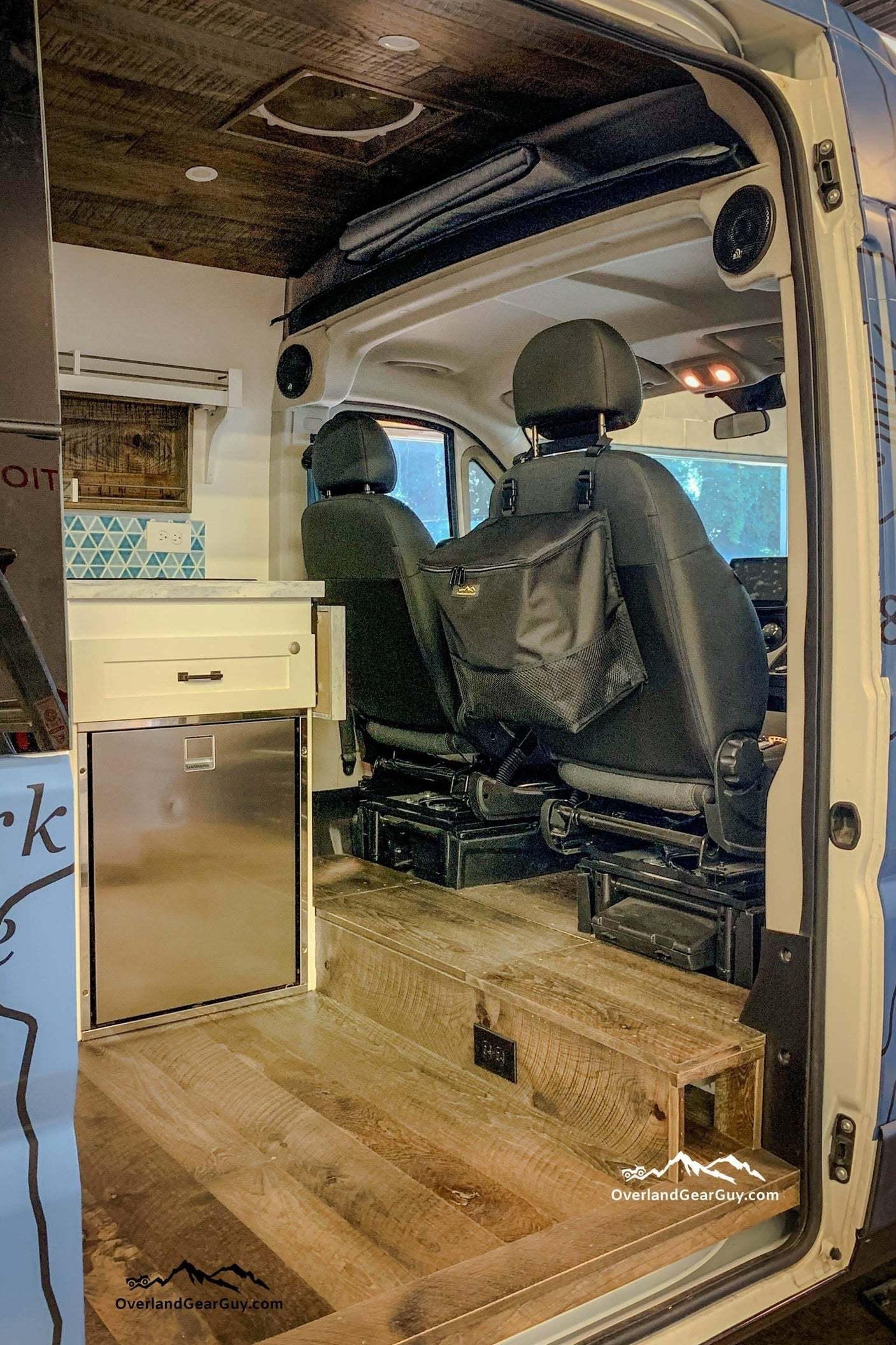 Medium Headrest Trash Bag for Clean and Organized Vehicles