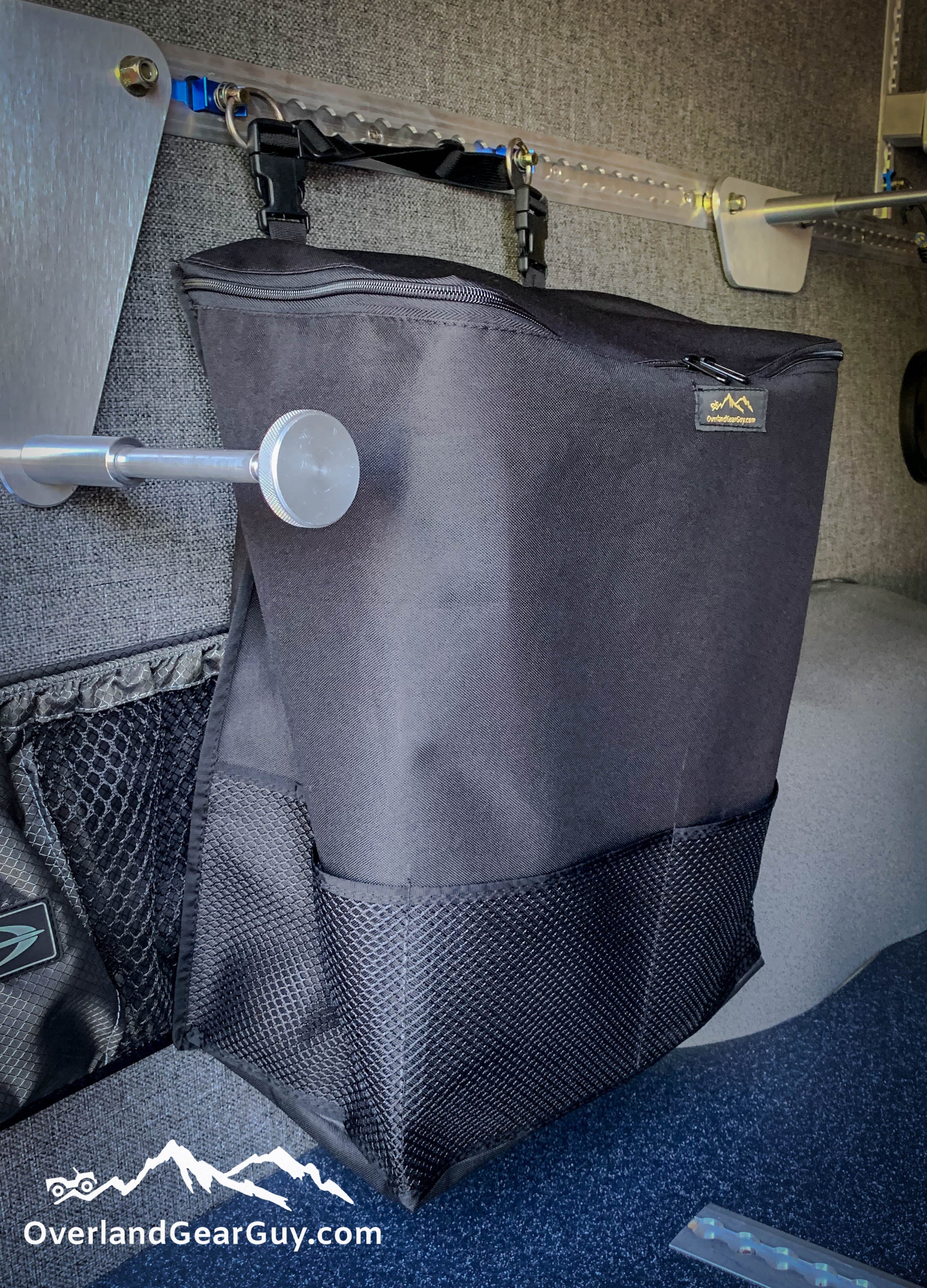 Mejore la organización del vehículo con nuestra bolsa de basura grande para reposacabezas