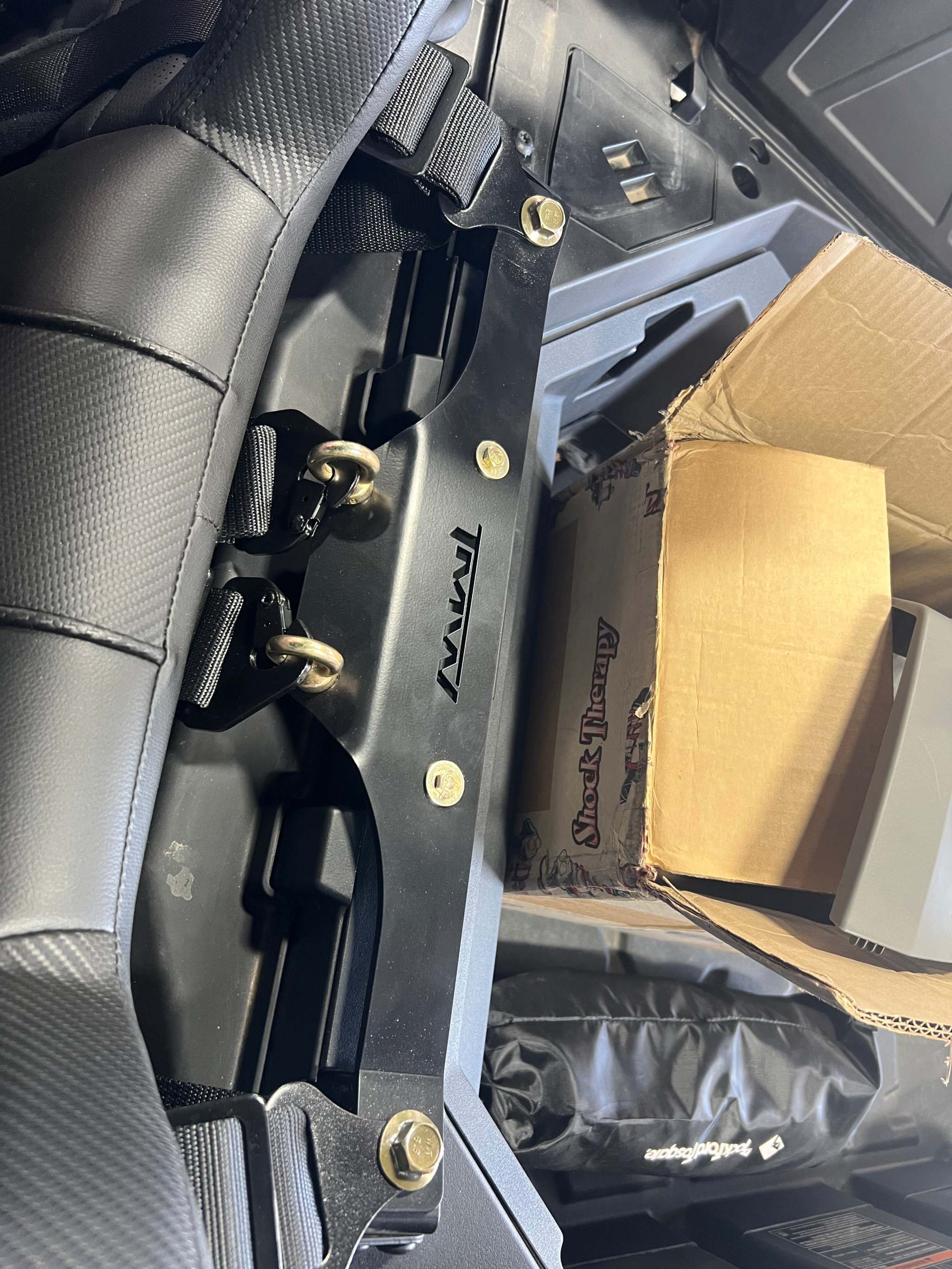 PRO R/Turbo R Center Harness - Safe Middle Seat Mount for Bench Seats