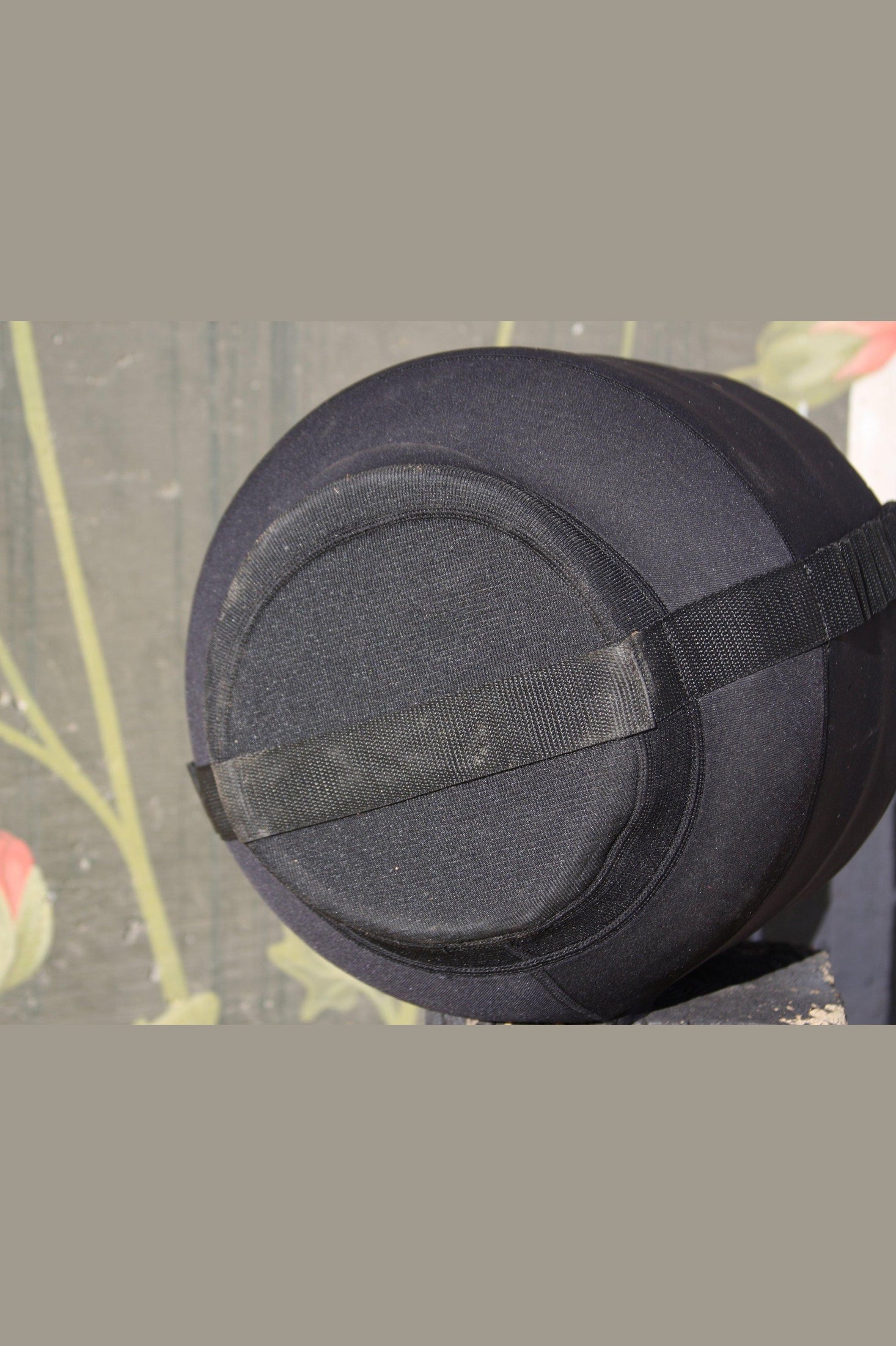 Burt's Tank Top: Propane Tank Insulator with Tie Down Points | Keep Your Propane Tank Secure
