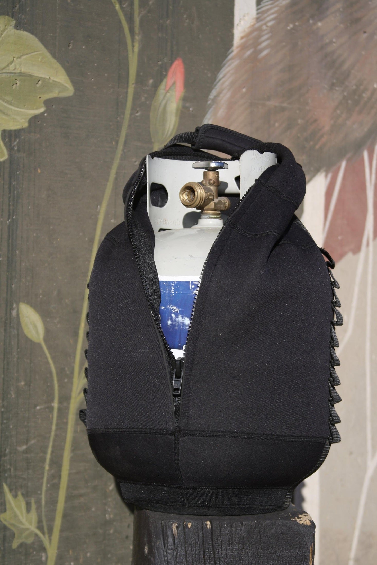 Burt's Tank Top: Propane Tank Insulator with Tie Down Points | Keep Your Propane Tank Secure