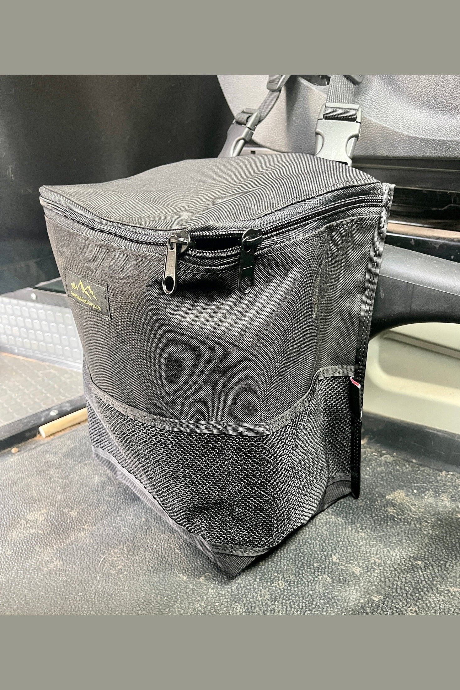 Revel Van Trash Bag Between the Seats . - Medium