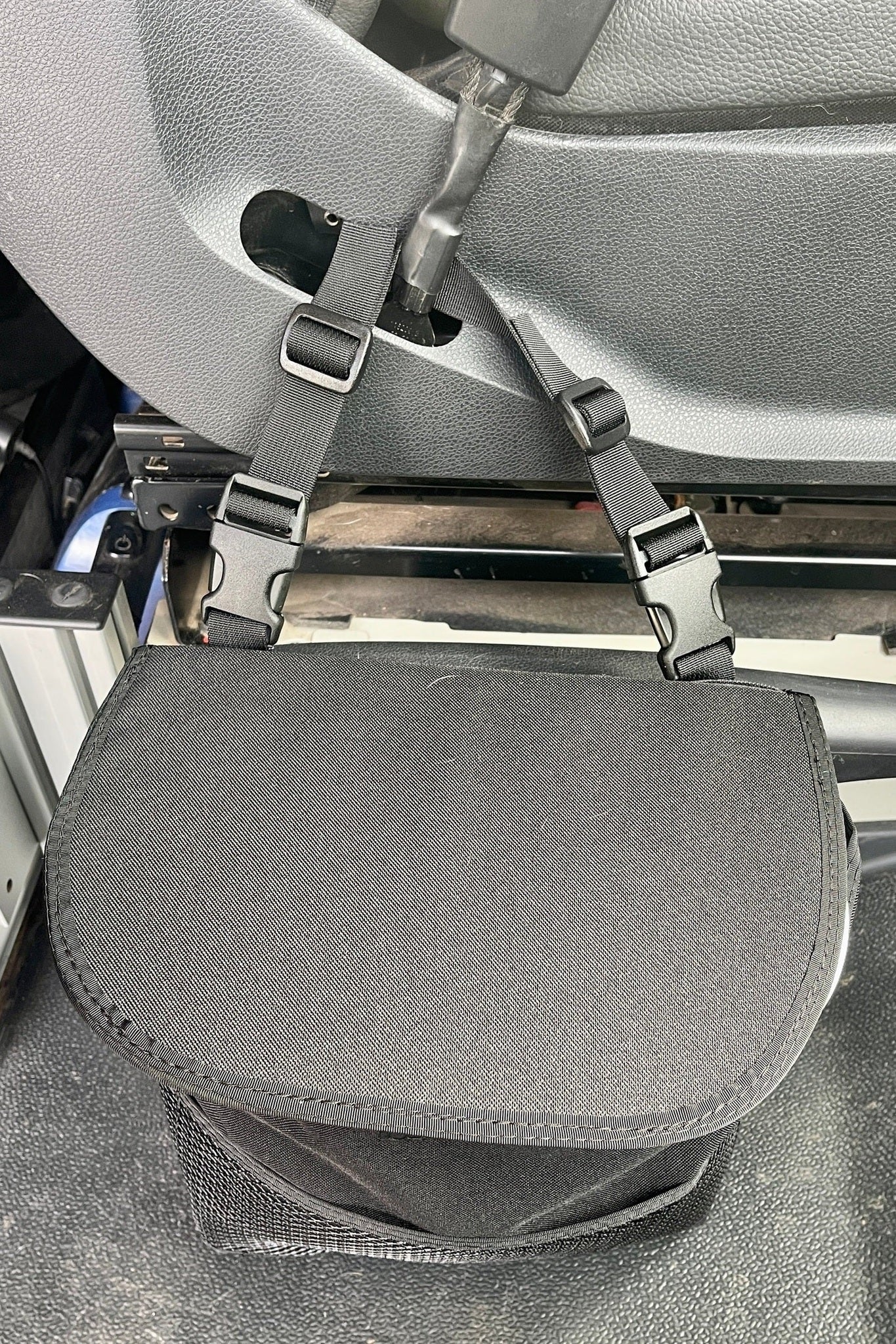 Revel Van Trash Bag Between the Seats . - Medium
